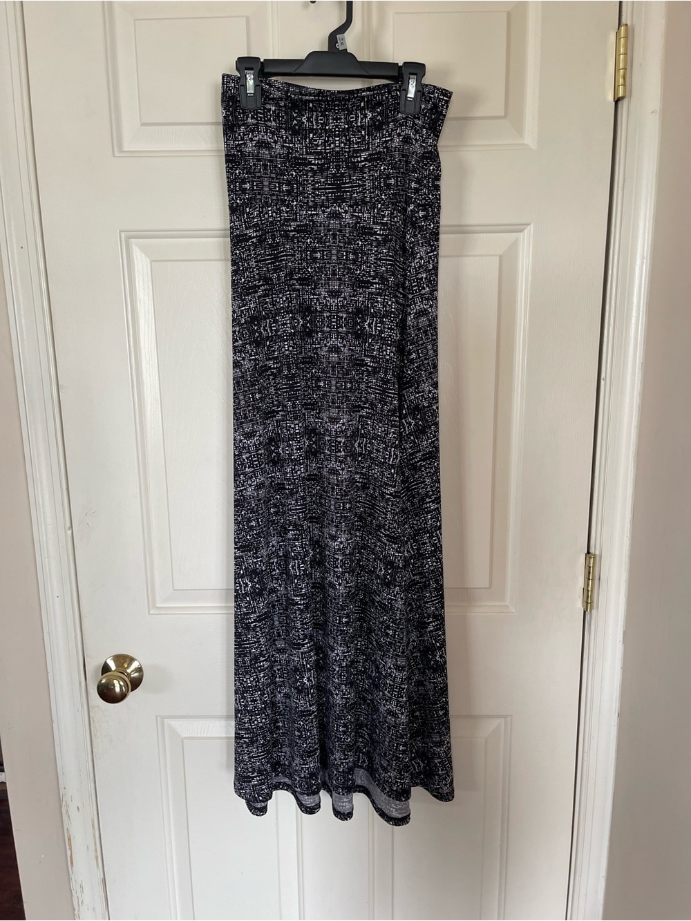 LuLaRoe Black and White Abstract Print Skirt